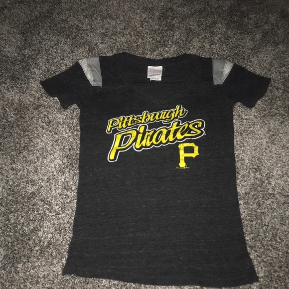 Genuine Merchandise Tops - Pittsburgh Pirates Genuine Merchandise Brand Short Sleeve Shirt size Small